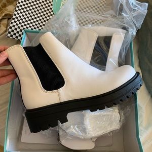 NIB Soda Chunky Combat Ankle Boots